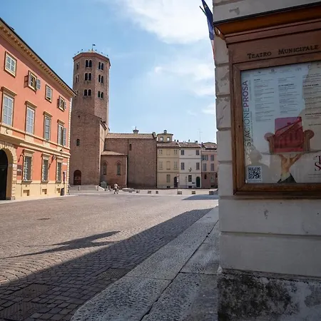 Appartamento Overlooking The Municipal Theater Piacenza